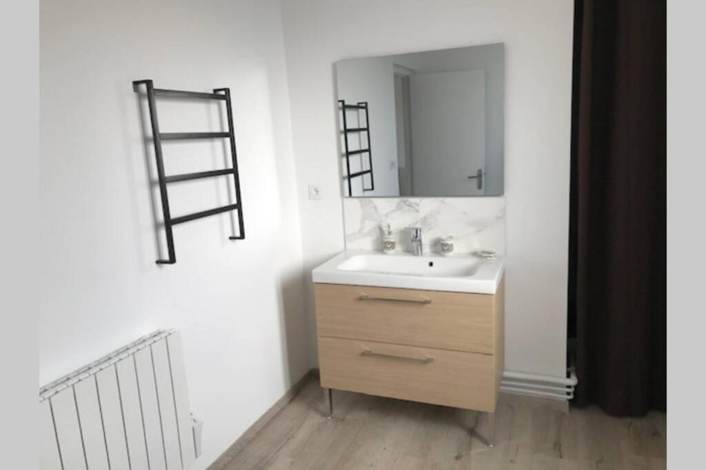 Vendeville Duplex Agreable Et Spacieux 3 Chb Dont 1 Communicante מראה חיצוני תמונה
